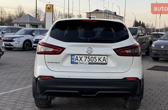 Білий Ніссан Кашкай, об'ємом двигуна 2 л та пробігом 37 тис. км за 18990 $, фото 4 на Automoto.ua