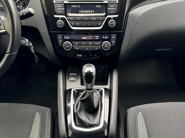 Белый Ниссан Кашкай, объемом двигателя 1.6 л и пробегом 111 тыс. км за 19999 $, фото 7 на Automoto.ua