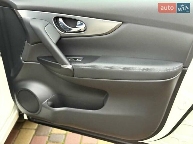 Білий Ніссан Кашкай, об'ємом двигуна 1.6 л та пробігом 102 тис. км за 19900 $, фото 25 на Automoto.ua