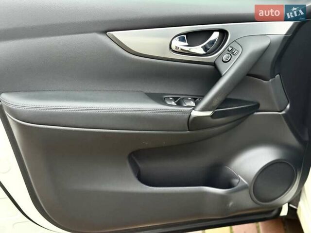 Білий Ніссан Кашкай, об'ємом двигуна 1.6 л та пробігом 102 тис. км за 19900 $, фото 17 на Automoto.ua