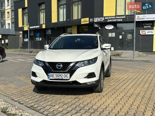 Белый Ниссан Кашкай, объемом двигателя 1.2 л и пробегом 48 тыс. км за 18000 $, фото 19 на Automoto.ua