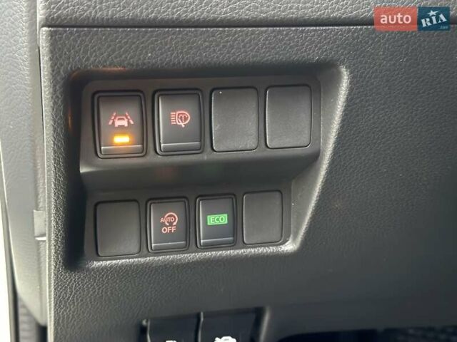 Білий Ніссан Кашкай, об'ємом двигуна 1.6 л та пробігом 102 тис. км за 19900 $, фото 16 на Automoto.ua