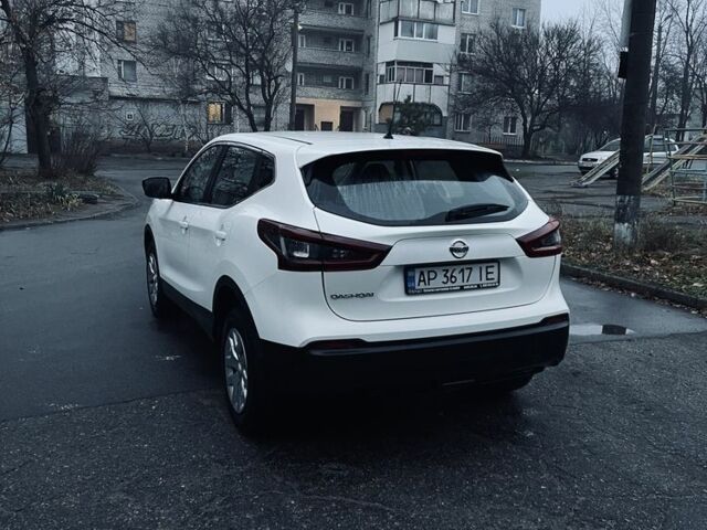 Белый Ниссан Кашкай, объемом двигателя 1.6 л и пробегом 33 тыс. км за 21000 $, фото 3 на Automoto.ua
