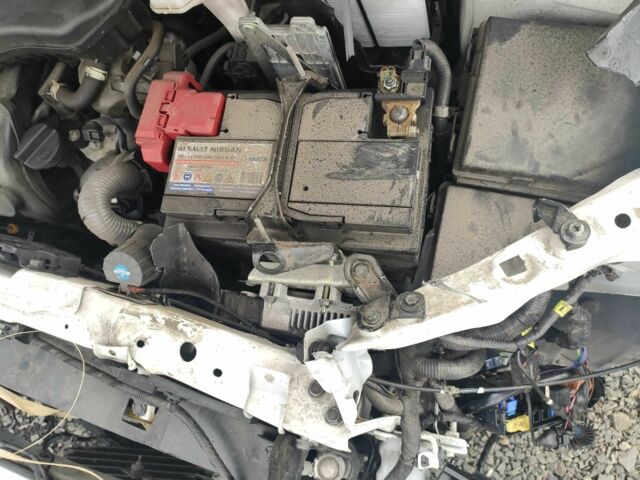 Белый Ниссан Кашкай, объемом двигателя 2 л и пробегом 47 тыс. км за 9000 $, фото 8 на Automoto.ua