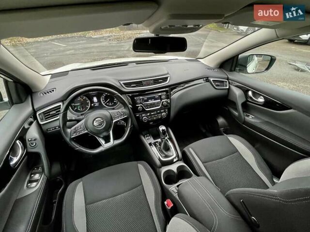 Білий Ніссан Кашкай, об'ємом двигуна 1.6 л та пробігом 75 тис. км за 19500 $, фото 18 на Automoto.ua