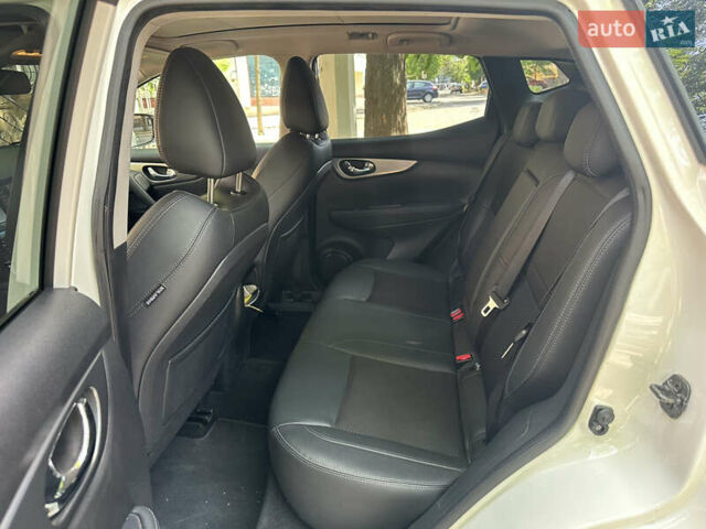 Білий Ніссан Кашкай, об'ємом двигуна 1.6 л та пробігом 140 тис. км за 21500 $, фото 10 на Automoto.ua