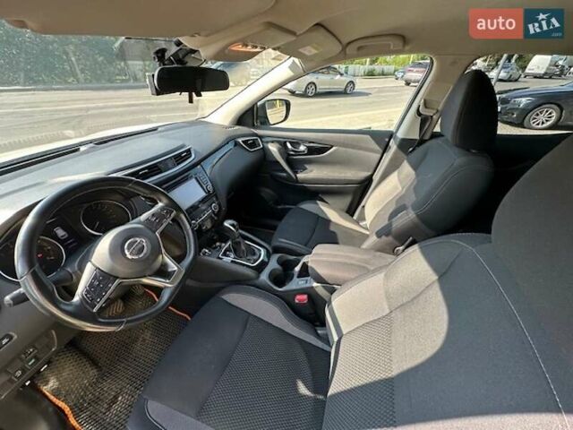 Белый Ниссан Кашкай, объемом двигателя 1.2 л и пробегом 48 тыс. км за 18000 $, фото 38 на Automoto.ua