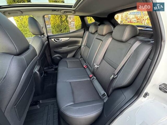 Білий Ніссан Кашкай, об'ємом двигуна 2 л та пробігом 58 тис. км за 21900 $, фото 65 на Automoto.ua