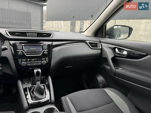 Белый Ниссан Кашкай, объемом двигателя 1.6 л и пробегом 47 тыс. км за 19999 $, фото 22 на Automoto.ua