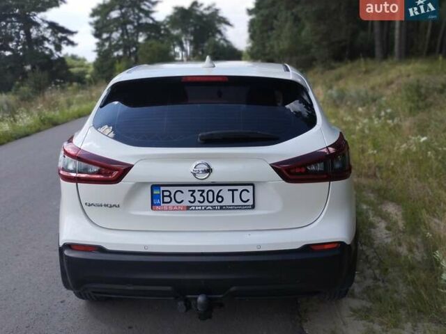 Белый Ниссан Кашкай, объемом двигателя 1.6 л и пробегом 169 тыс. км за 19900 $, фото 2 на Automoto.ua