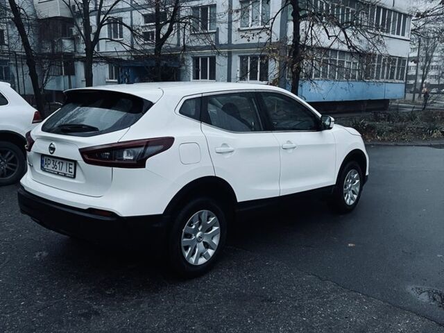 Белый Ниссан Кашкай, объемом двигателя 1.6 л и пробегом 33 тыс. км за 21000 $, фото 4 на Automoto.ua