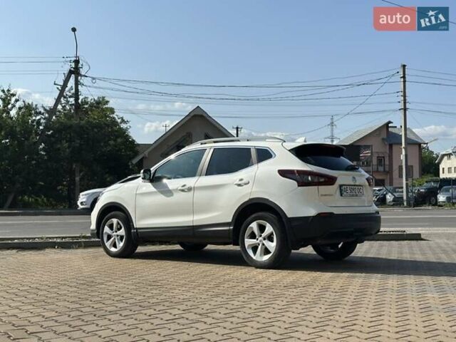 Белый Ниссан Кашкай, объемом двигателя 1.2 л и пробегом 48 тыс. км за 18000 $, фото 3 на Automoto.ua
