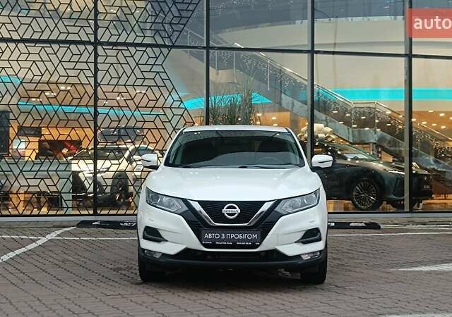 Белый Ниссан Кашкай, объемом двигателя 1.99 л и пробегом 102 тыс. км за 19280 $, фото 4 на Automoto.ua