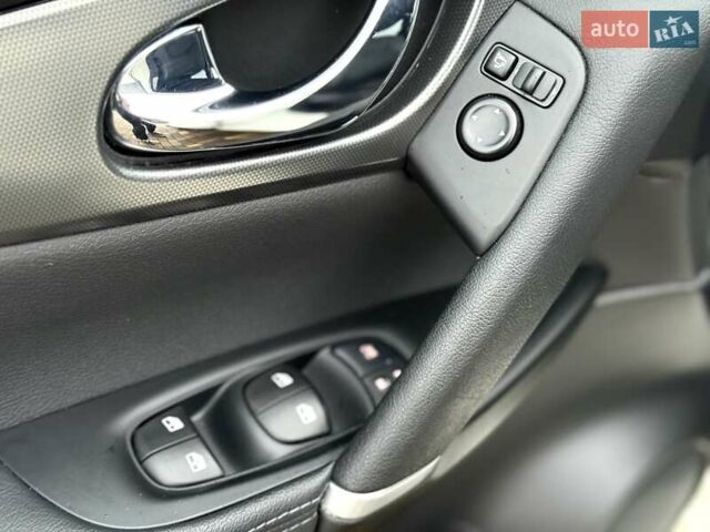 Білий Ніссан Кашкай, об'ємом двигуна 1.6 л та пробігом 102 тис. км за 19900 $, фото 15 на Automoto.ua