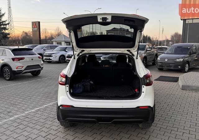 Білий Ніссан Кашкай, об'ємом двигуна 2 л та пробігом 37 тис. км за 18990 $, фото 21 на Automoto.ua