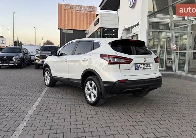 Білий Ніссан Кашкай, об'ємом двигуна 2 л та пробігом 37 тис. км за 18990 $, фото 5 на Automoto.ua