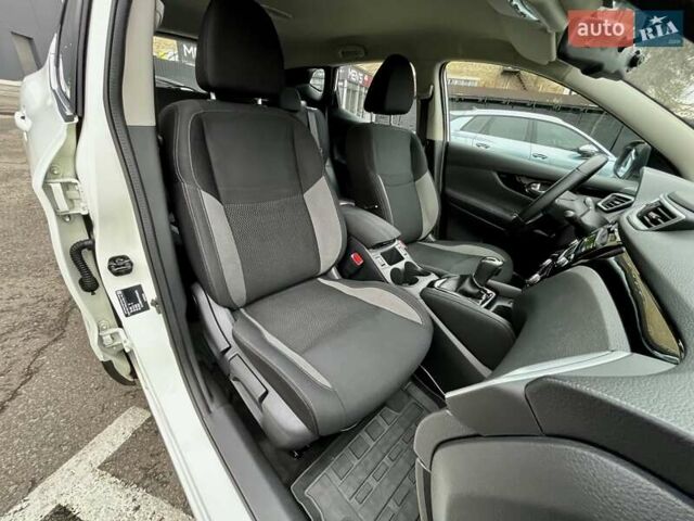 Білий Ніссан Кашкай, об'ємом двигуна 1.6 л та пробігом 75 тис. км за 19500 $, фото 21 на Automoto.ua
