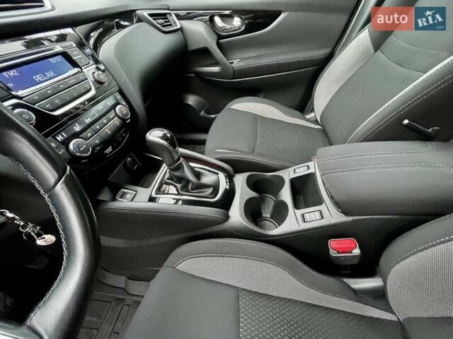 Білий Ніссан Кашкай, об'ємом двигуна 1.6 л та пробігом 75 тис. км за 19500 $, фото 17 на Automoto.ua