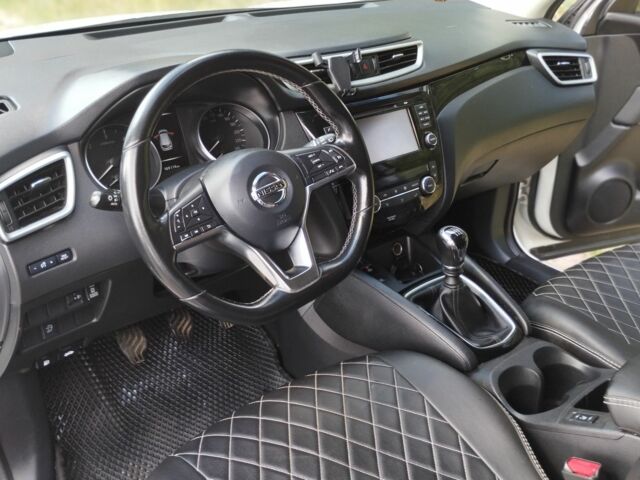 Білий Ніссан Кашкай, об'ємом двигуна 1.6 л та пробігом 169 тис. км за 19700 $, фото 4 на Automoto.ua