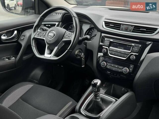 Белый Ниссан Кашкай, объемом двигателя 1.2 л и пробегом 131 тыс. км за 13500 $, фото 8 на Automoto.ua