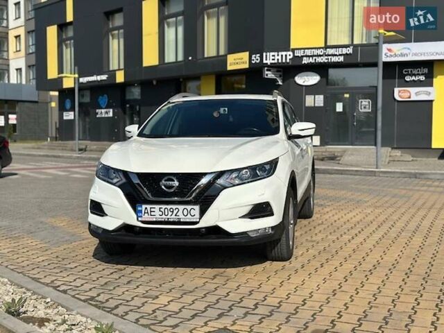 Белый Ниссан Кашкай, объемом двигателя 1.2 л и пробегом 48 тыс. км за 18000 $, фото 16 на Automoto.ua