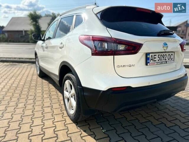 Белый Ниссан Кашкай, объемом двигателя 1.2 л и пробегом 48 тыс. км за 18000 $, фото 46 на Automoto.ua