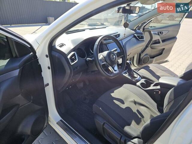 Белый Ниссан Кашкай, объемом двигателя 1.6 л и пробегом 101 тыс. км за 21000 $, фото 16 на Automoto.ua