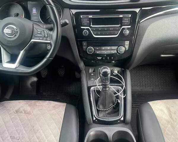 Білий Ніссан Кашкай, об'ємом двигуна 1.2 л та пробігом 42 тис. км за 16000 $, фото 3 на Automoto.ua