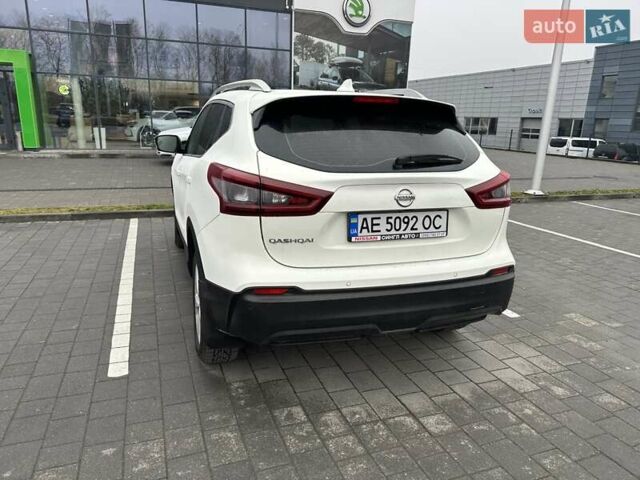 Белый Ниссан Кашкай, объемом двигателя 1.2 л и пробегом 50 тыс. км за 17200 $, фото 10 на Automoto.ua