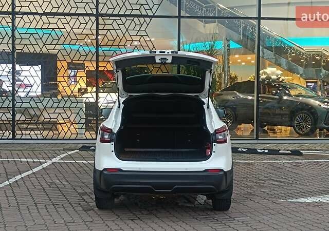 Белый Ниссан Кашкай, объемом двигателя 1.99 л и пробегом 102 тыс. км за 19280 $, фото 9 на Automoto.ua