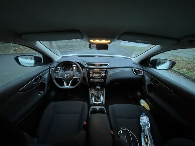 Белый Ниссан Кашкай, объемом двигателя 1.6 л и пробегом 33 тыс. км за 21000 $, фото 7 на Automoto.ua