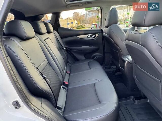 Білий Ніссан Кашкай, об'ємом двигуна 2 л та пробігом 58 тис. км за 21900 $, фото 77 на Automoto.ua