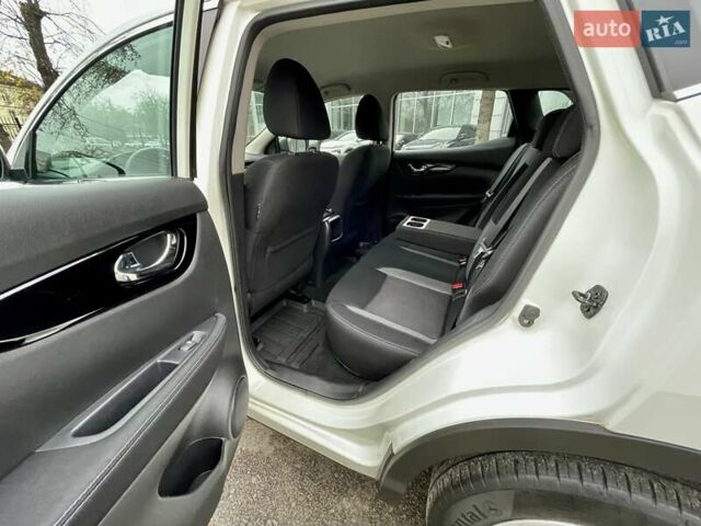 Білий Ніссан Кашкай, об'ємом двигуна 1.6 л та пробігом 75 тис. км за 19500 $, фото 25 на Automoto.ua