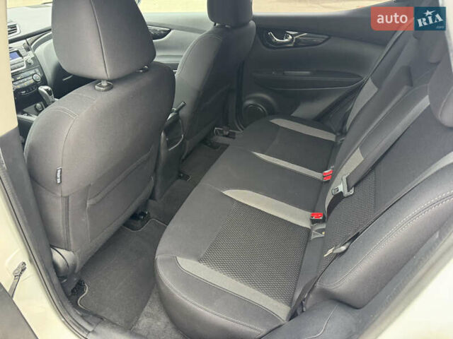 Белый Ниссан Кашкай, объемом двигателя 1.6 л и пробегом 47 тыс. км за 19999 $, фото 15 на Automoto.ua