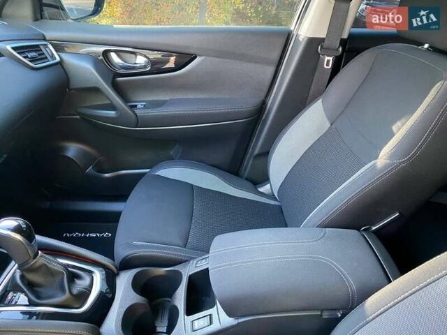 Белый Ниссан Кашкай, объемом двигателя 1.6 л и пробегом 7 тыс. км за 24650 $, фото 25 на Automoto.ua