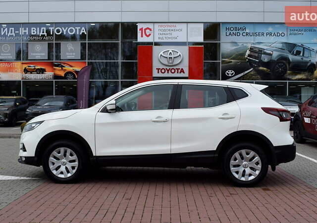 Белый Ниссан Кашкай, объемом двигателя 1.6 л и пробегом 203 тыс. км за 16800 $, фото 2 на Automoto.ua