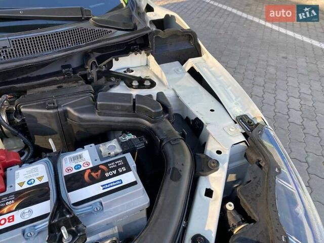 Белый Ниссан Кашкай, объемом двигателя 1.6 л и пробегом 7 тыс. км за 24650 $, фото 37 на Automoto.ua