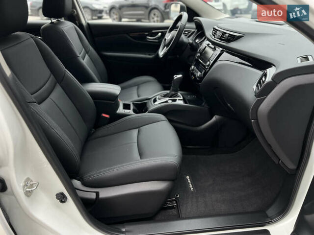 Белый Ниссан Кашкай, объемом двигателя 2 л и пробегом 17 тыс. км за 19500 $, фото 26 на Automoto.ua