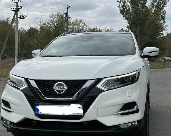 Белый Ниссан Кашкай, объемом двигателя 1.6 л и пробегом 8 тыс. км за 32299 $, фото 2 на Automoto.ua