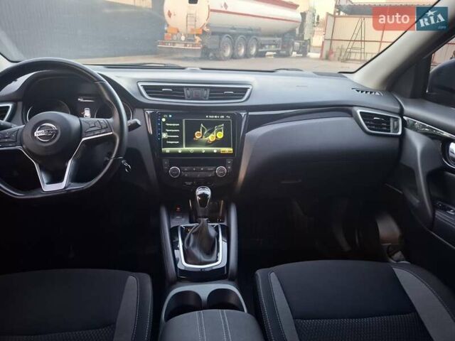 Белый Ниссан Кашкай, объемом двигателя 2 л и пробегом 132 тыс. км за 20000 $, фото 5 на Automoto.ua