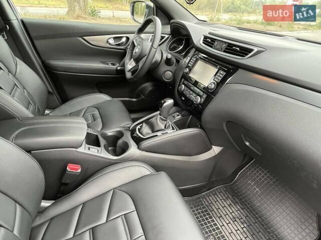 Белый Ниссан Кашкай, объемом двигателя 1.6 л и пробегом 8 тыс. км за 32299 $, фото 3 на Automoto.ua