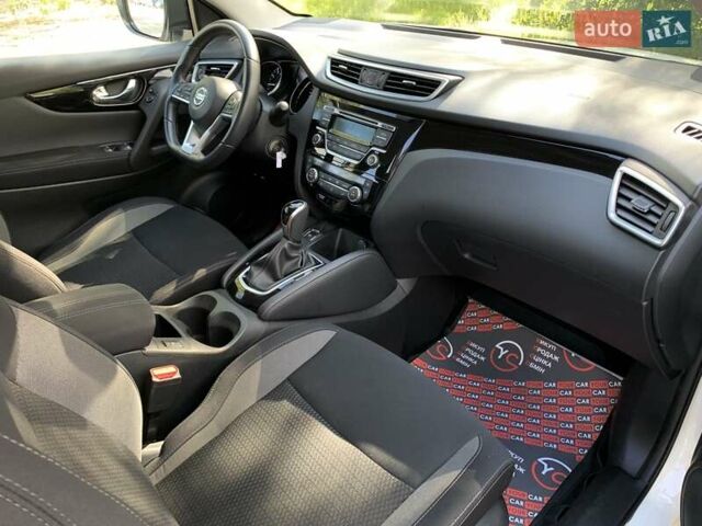 Белый Ниссан Кашкай, объемом двигателя 1.2 л и пробегом 67 тыс. км за 17900 $, фото 30 на Automoto.ua