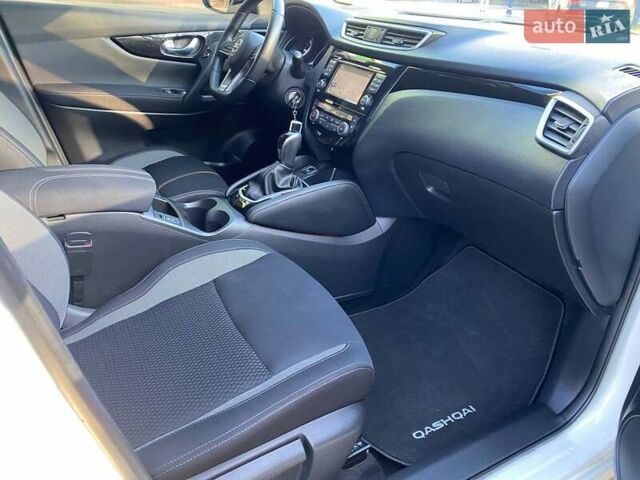 Белый Ниссан Кашкай, объемом двигателя 1.6 л и пробегом 7 тыс. км за 24650 $, фото 22 на Automoto.ua