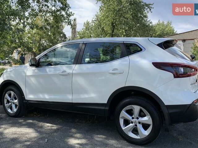 Белый Ниссан Кашкай, объемом двигателя 1.2 л и пробегом 67 тыс. км за 17900 $, фото 15 на Automoto.ua