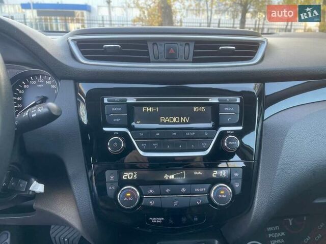 Белый Ниссан Кашкай, объемом двигателя 1.2 л и пробегом 67 тыс. км за 17500 $, фото 27 на Automoto.ua