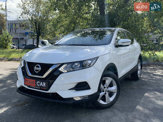 Белый Ниссан Кашкай, объемом двигателя 1.2 л и пробегом 67 тыс. км за 18300 $, фото 2 на Automoto.ua