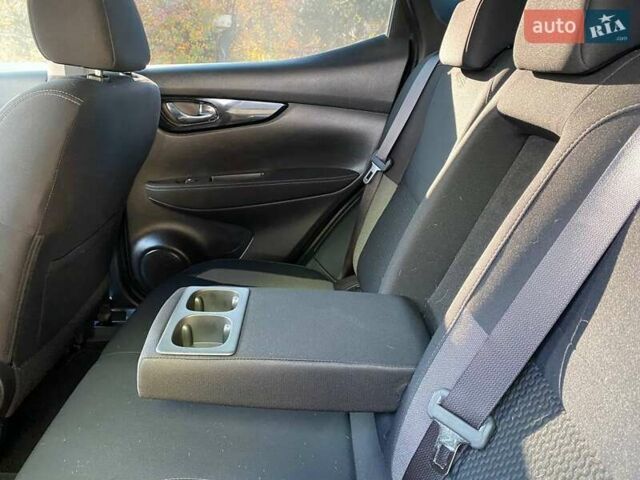 Белый Ниссан Кашкай, объемом двигателя 1.6 л и пробегом 7 тыс. км за 24650 $, фото 32 на Automoto.ua