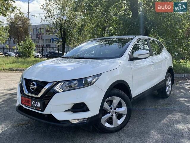 Белый Ниссан Кашкай, объемом двигателя 1.2 л и пробегом 67 тыс. км за 17900 $, фото 2 на Automoto.ua