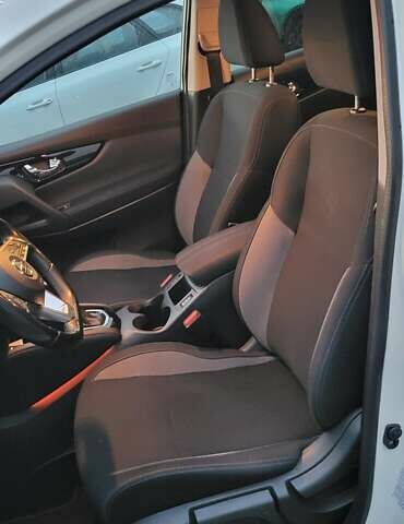 Белый Ниссан Кашкай, объемом двигателя 1.6 л и пробегом 74 тыс. км за 21500 $, фото 33 на Automoto.ua