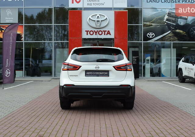 Белый Ниссан Кашкай, объемом двигателя 1.6 л и пробегом 203 тыс. км за 16800 $, фото 3 на Automoto.ua